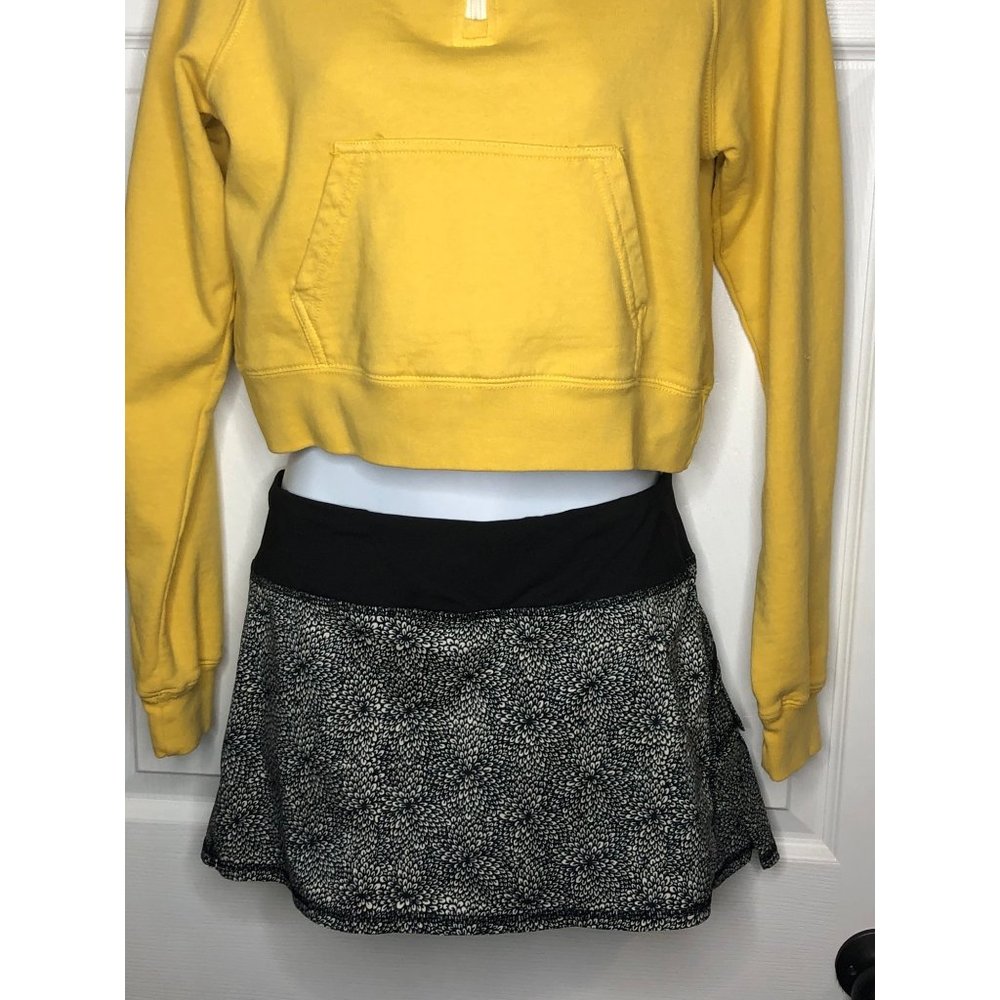 Lululemon Size 4 skirt